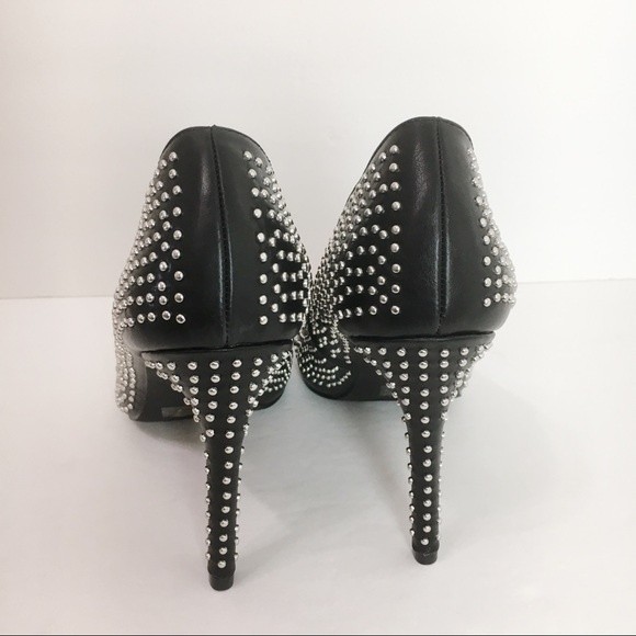 Report Women's Black Studded Stiletto Point Toe Pointy Jill Heels Pumps Size 8.5 - Picture 6 of 16